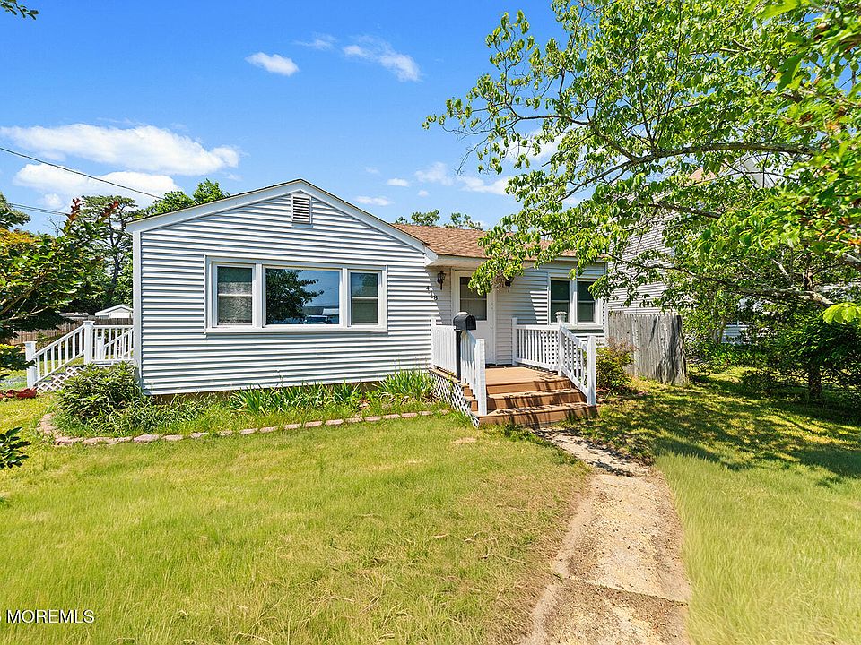 1st image of 418 Greenwood Lane