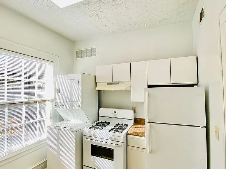 734 Frederica St NE — Photo 7