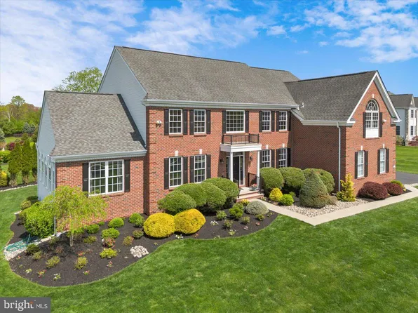 214 Cecelia Acres Dr, Ivyland, PA 18974