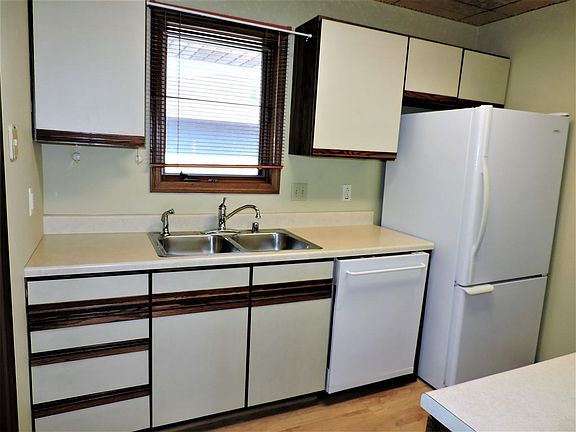 Has newer dishwasher!