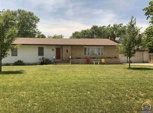621 Grand Ave, Alma, KS 66401