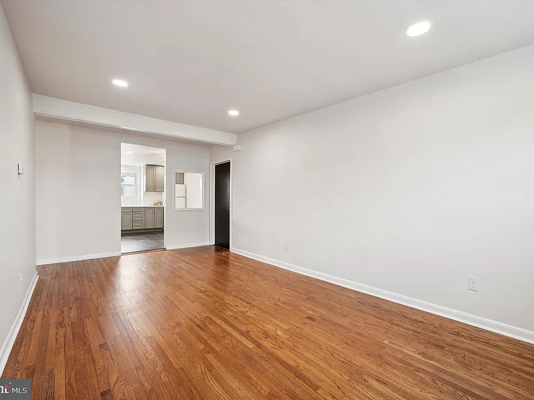 717 Macdade Blvd — Photo 8