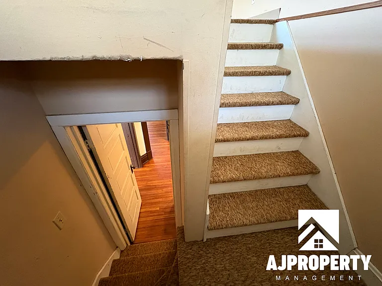 119 N Summit Ave — Photo 37