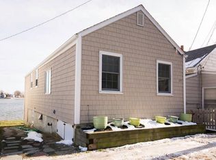271 Riverside St, Portsmouth, RI 02871
