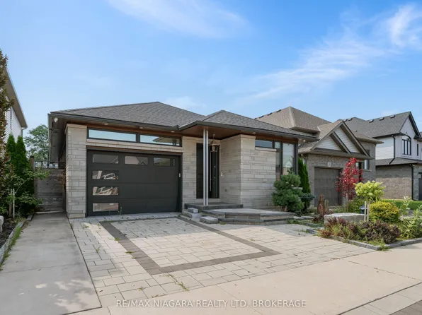 31 Berkshire Dr, Saint Catharines, ON L2M 0C2