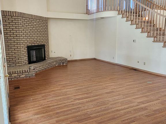 4th image of 3714 W Woodside Ave