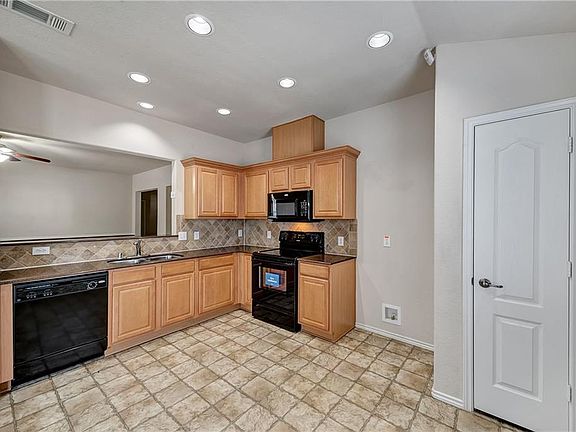4th image of 5424 Cameron Dr