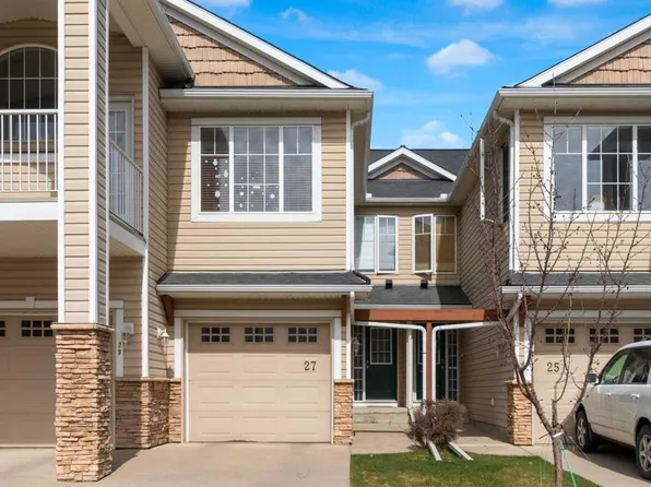 27 S Royal Birch Mount NW, Calgary, AB T3G 5W7