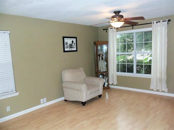 2nd image of 302 Lakefront Dr