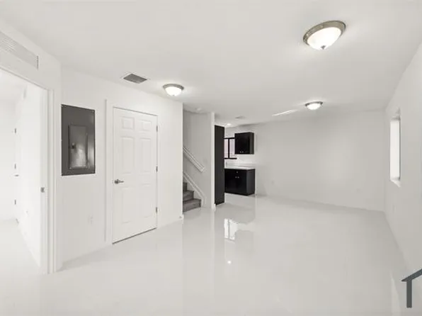 1840 NW 70th St #1, Miami, FL 33147