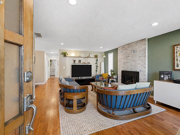 4th image of 7434 SE 51st Ave