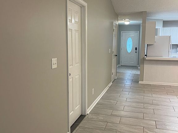 4th image of 267 Windridge Dr