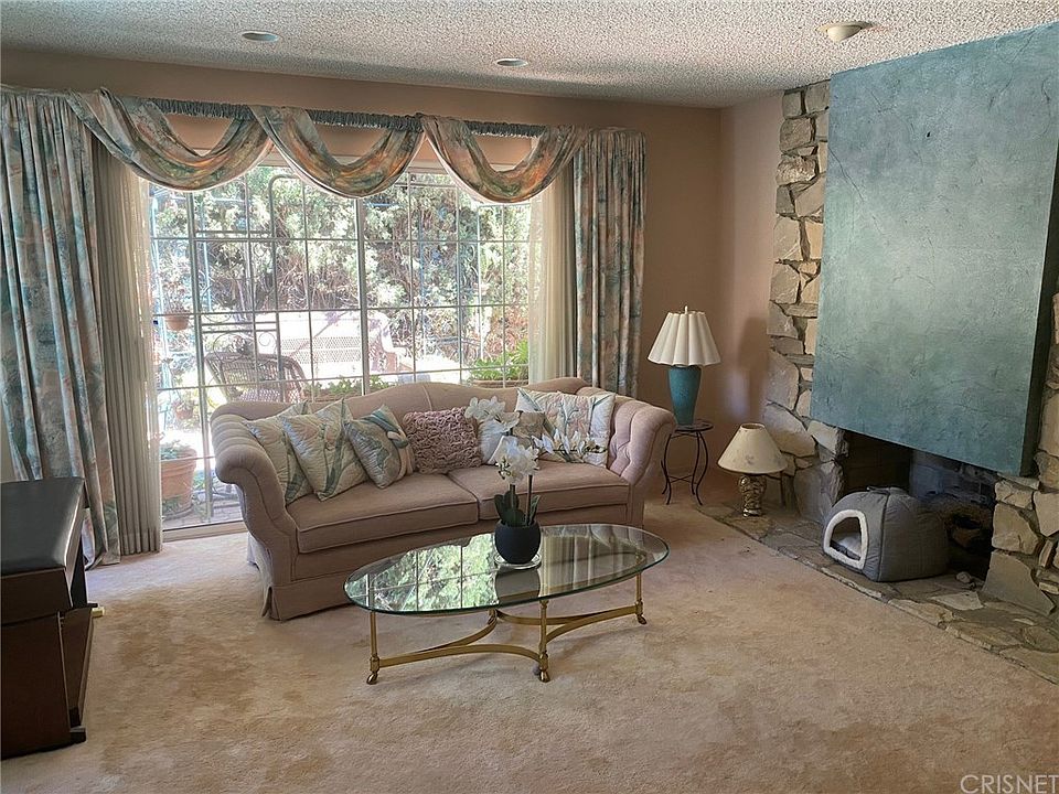 2nd image of 10916 Topeka Dr