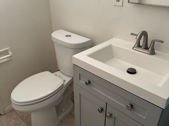 5th image of 15121 S Budlong Ave APT F