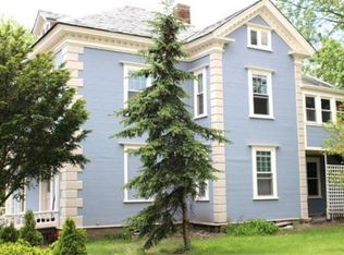 22 Phillips Pl, Northampton, MA 01060