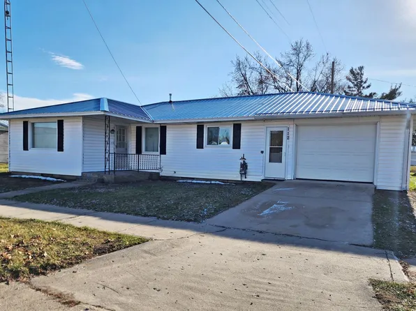 112 E 3rd St, Evart, MI 49631