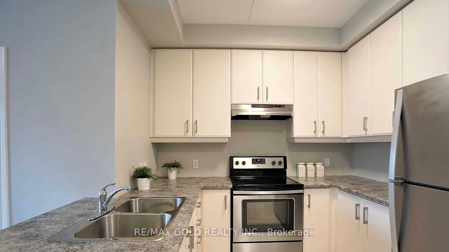 2 bed, $2,550 — Photo 4