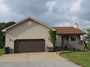 1106 Emerson Ln, Cross Plains, TN 37049