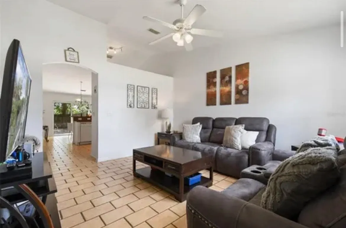 2 bed, 1157 sqft, $1,750 — Photo 1