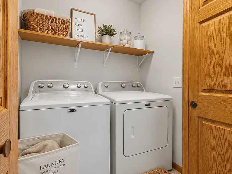 Woodland Creek Townhomes - Saginaw, MI — Photo 8