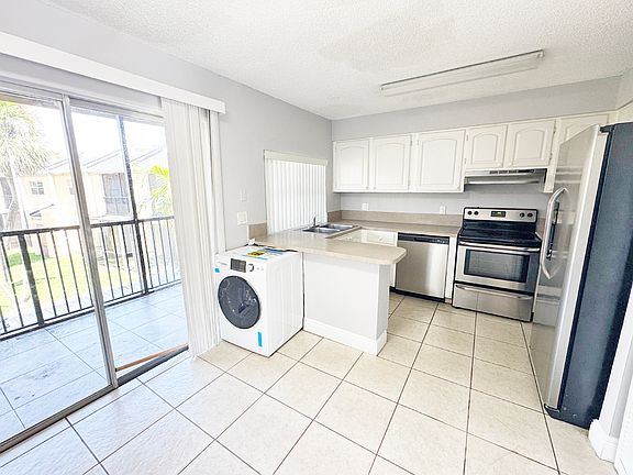 2nd image of 4411 Treehouse Ln APT 24G