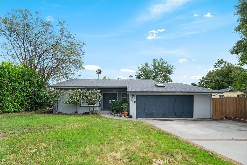 Figueroa Dr, Altadena — Photo 1