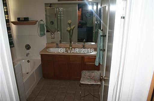 5th image of 5609 E Owens Ave