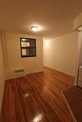 Rented by Robyn Lee, LREB