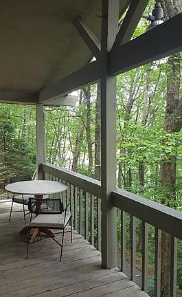 3rd image of 877 Hemlock Dr
