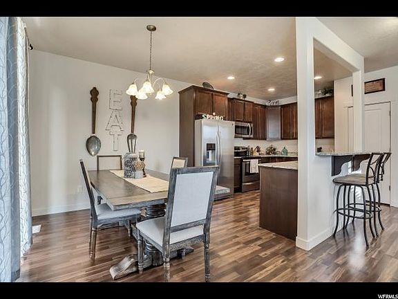 4th image of 241 E Cordoba Dr
