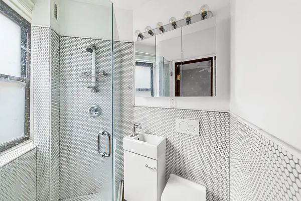 Rented by R New York | media 16