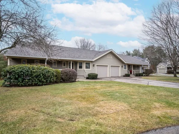 29 Independence Dr, Foxboro, MA 02035