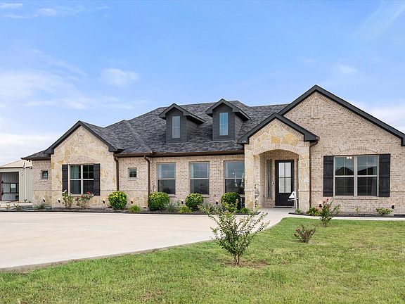 3rd image of 170 Grays Creek Cir