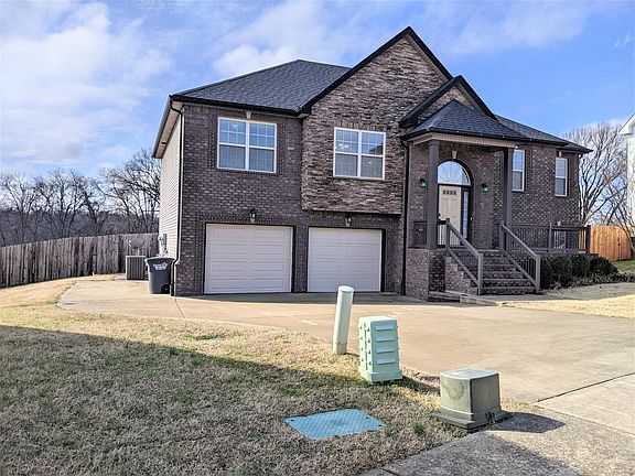 2nd image of 796 Colin Ct