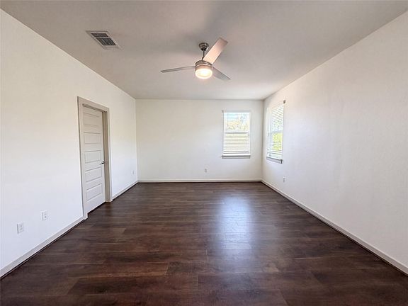 4th image of 204 Florenz Ln