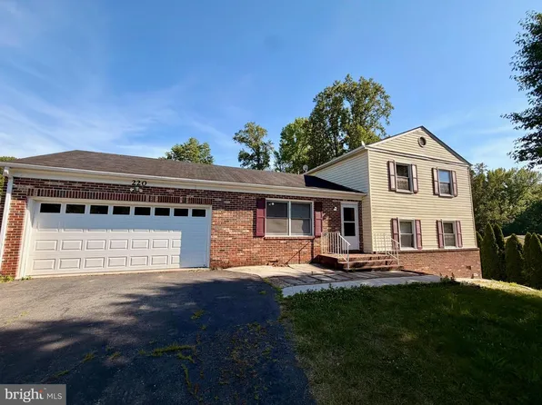 220 Tanglewood Ln, Stafford, VA 22554