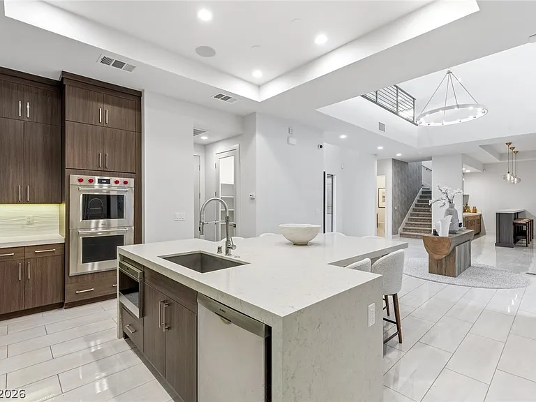 75 Pristine Glen St — Photo 13