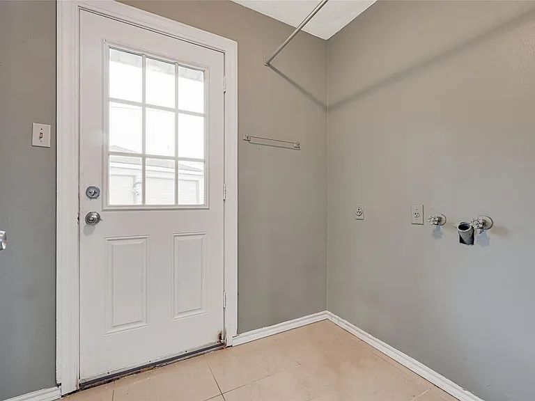 11826 Oceanview St — Photo 13