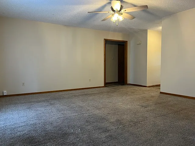 Greenbriar Apartments - 1205 B — Photo 4