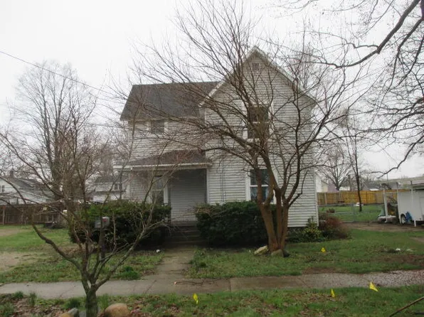120 Hillsborough St, Hartford, MI 49057