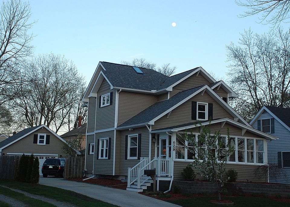 1st image of 628 N Harvey St