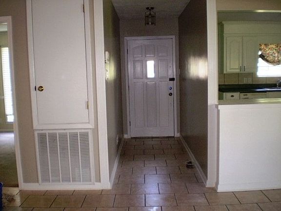 4th image of 1549 Crawford Dr