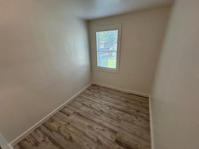 3112 W South Loop Ave — Photo 19