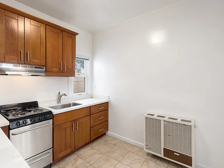 929 Pine Street — Photo 8