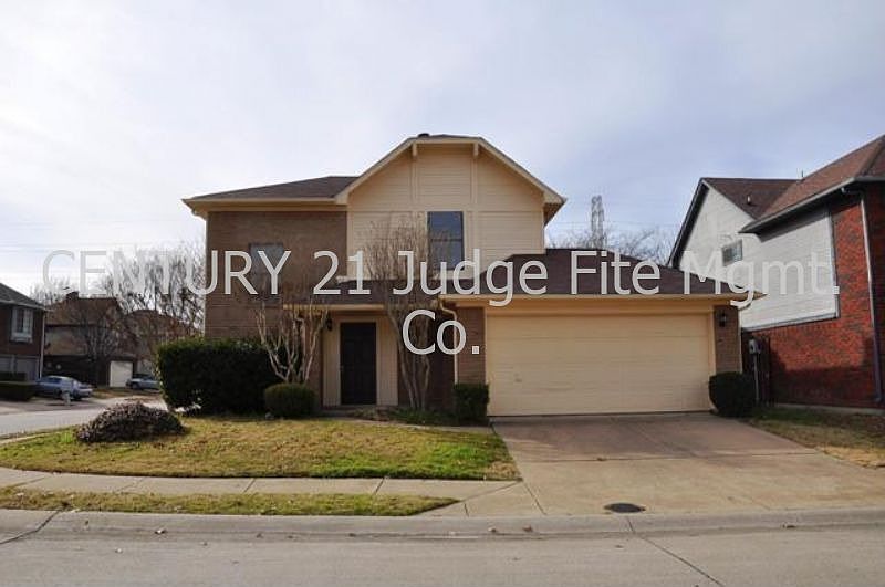 Welcome to 3401 Montreal Dr!