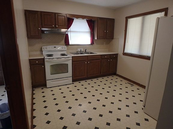 3rd image of 917 29th St