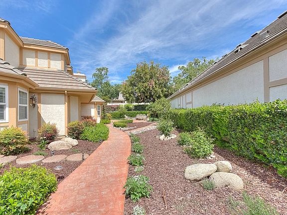 4th image of 2165 Charmaine Dr