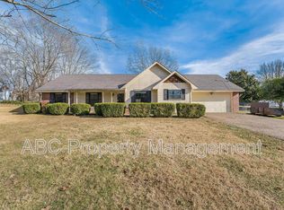 3050 N Sassafras Hill Rd, Fayetteville, AR 72703