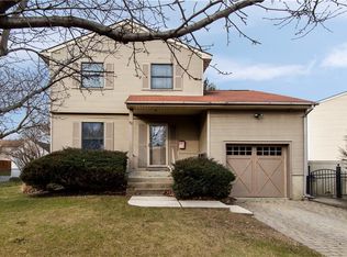 98 Commonwealth Ave, Middletown, NY 10940