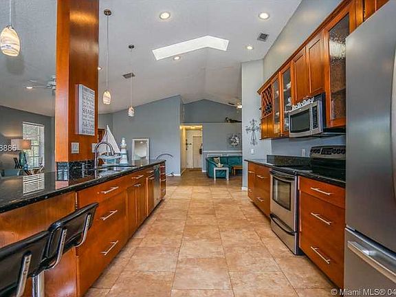 5th image of 6410 NW 58th Ter